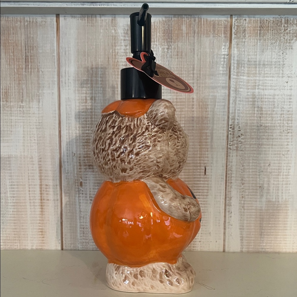 Creepy Critters Halloween Soap Dispenser Pumpkin‎ Bear Decor - Picture 2 of 6